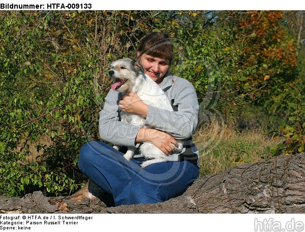 Frau mit Parson Russell Terrier / woman with PRT / HTFA-009133